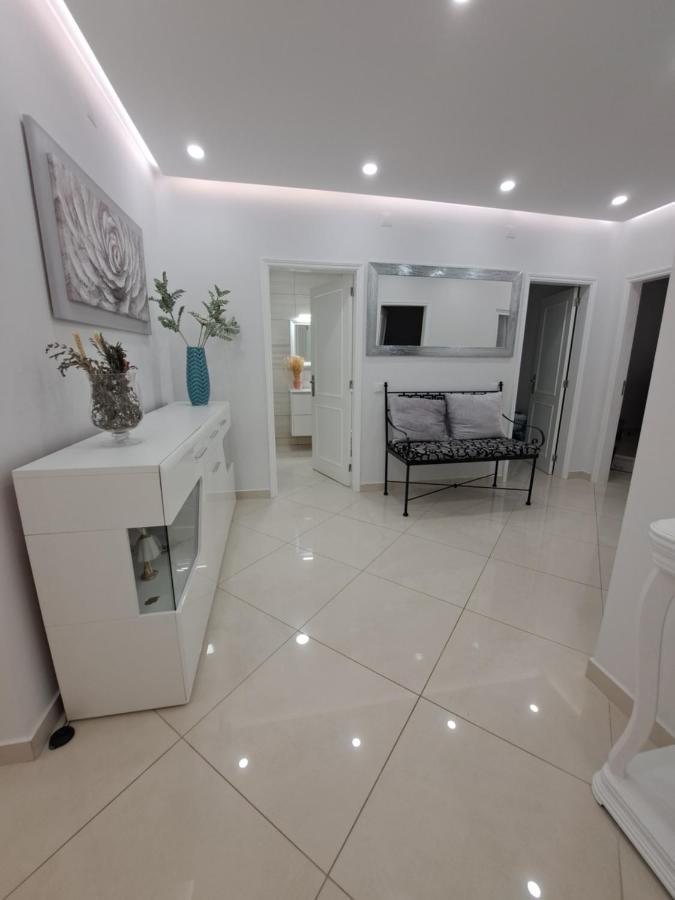 Zurrinha Holidays Whit Jacuzzi * Quarteira
